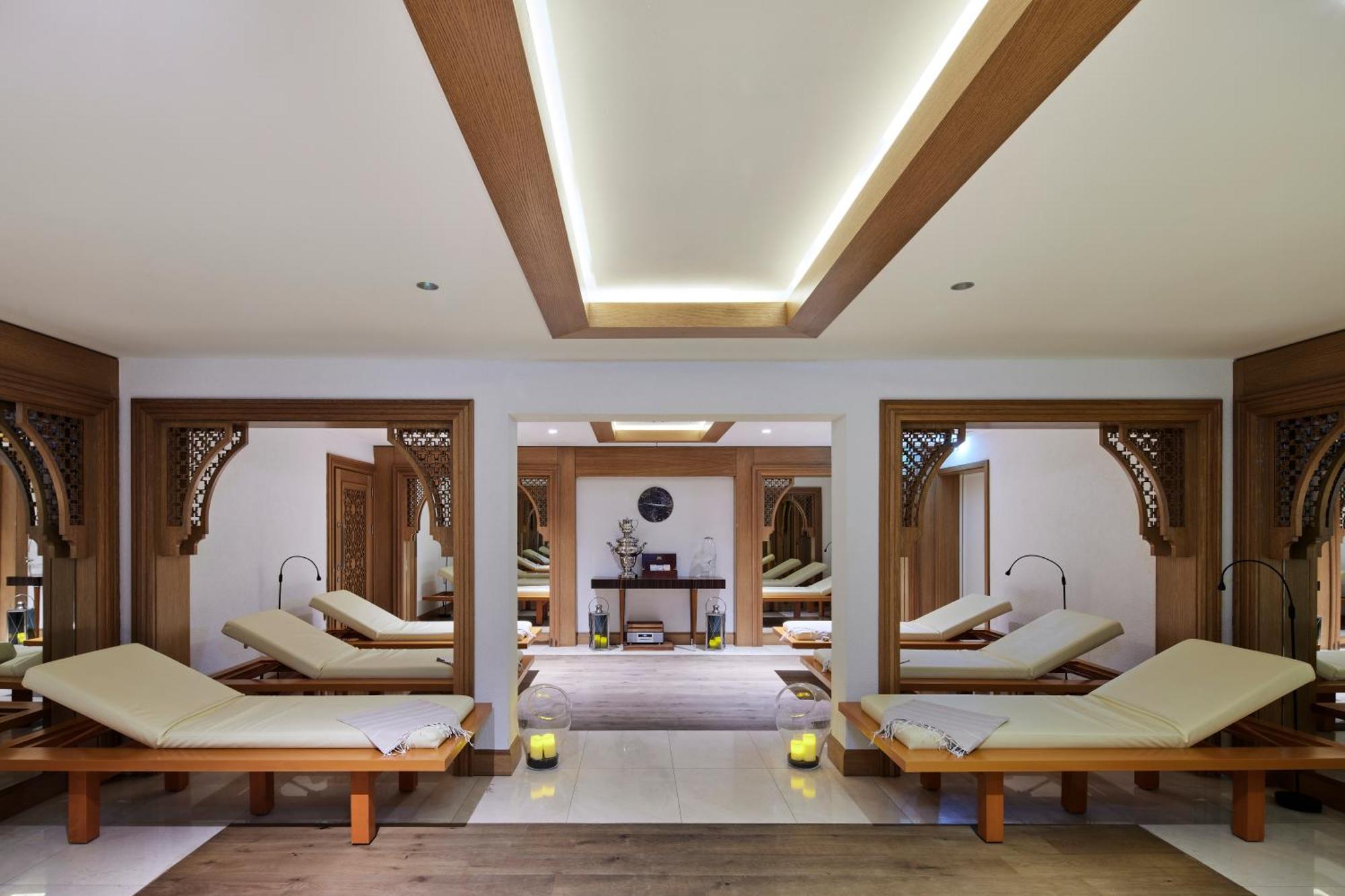 Hotel Titanic Gendarmenmarkt 5*