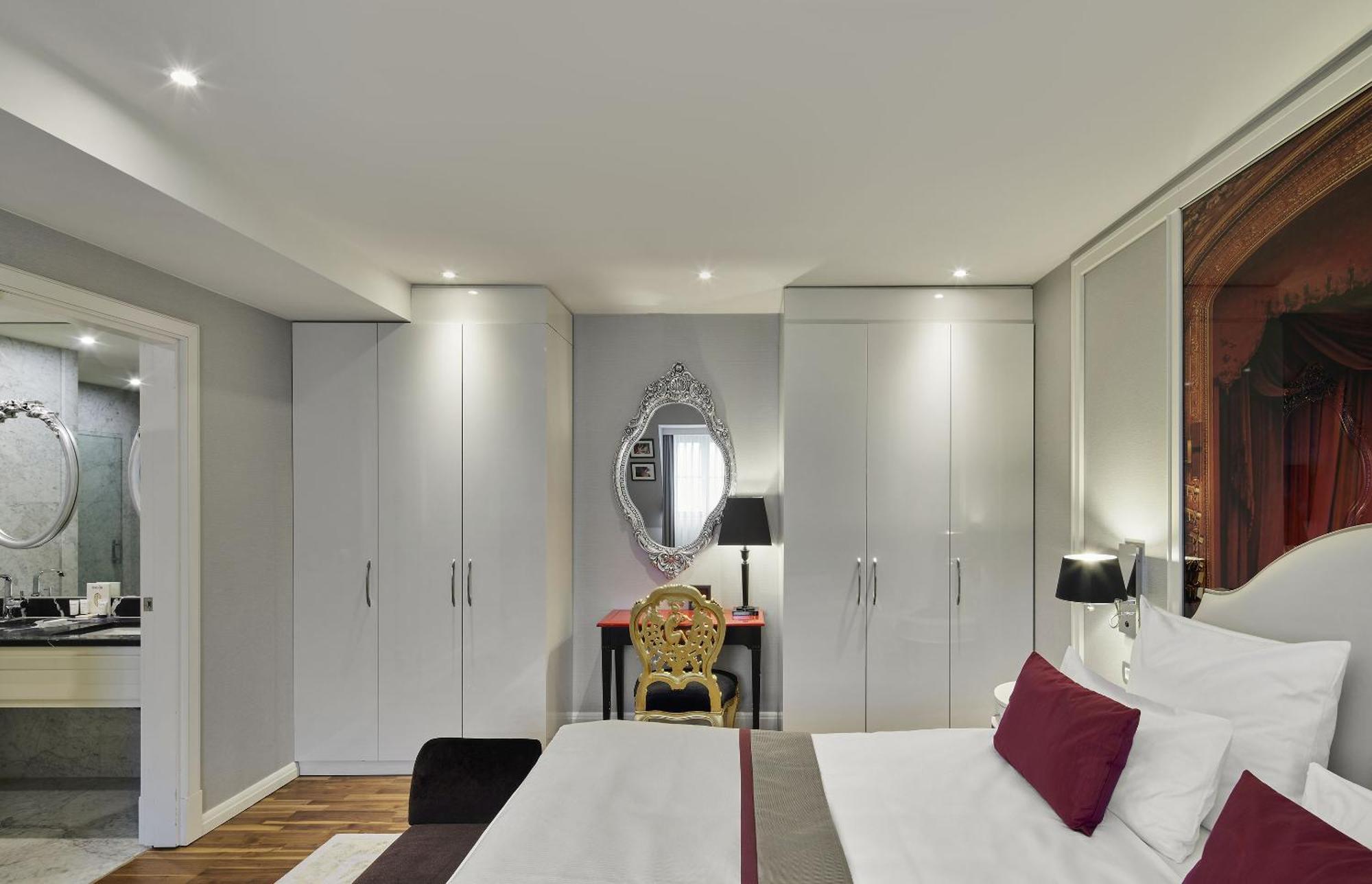 Hotel Titanic Gendarmenmarkt 5*
