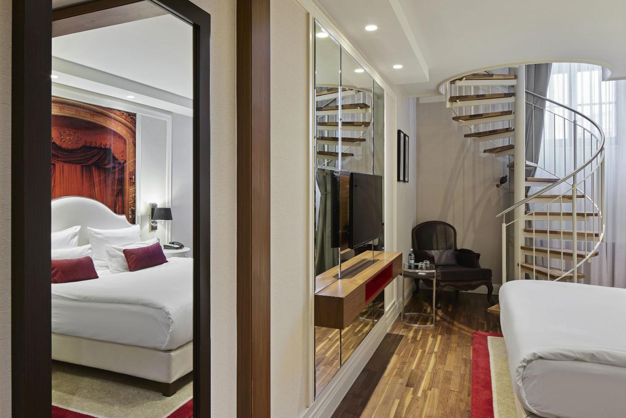 Hotel Titanic Gendarmenmarkt 5*