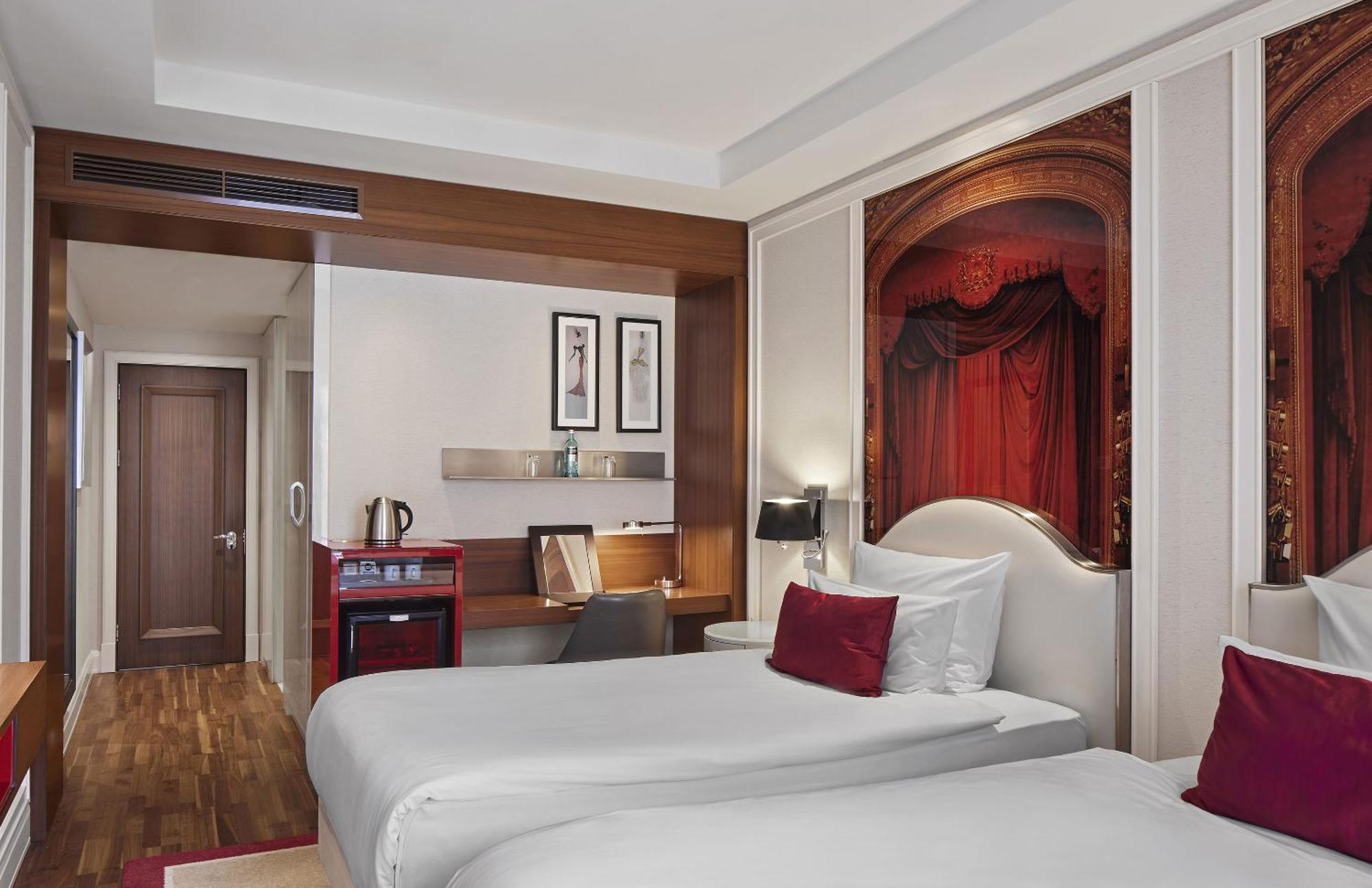 Hotel Titanic Gendarmenmarkt 5*