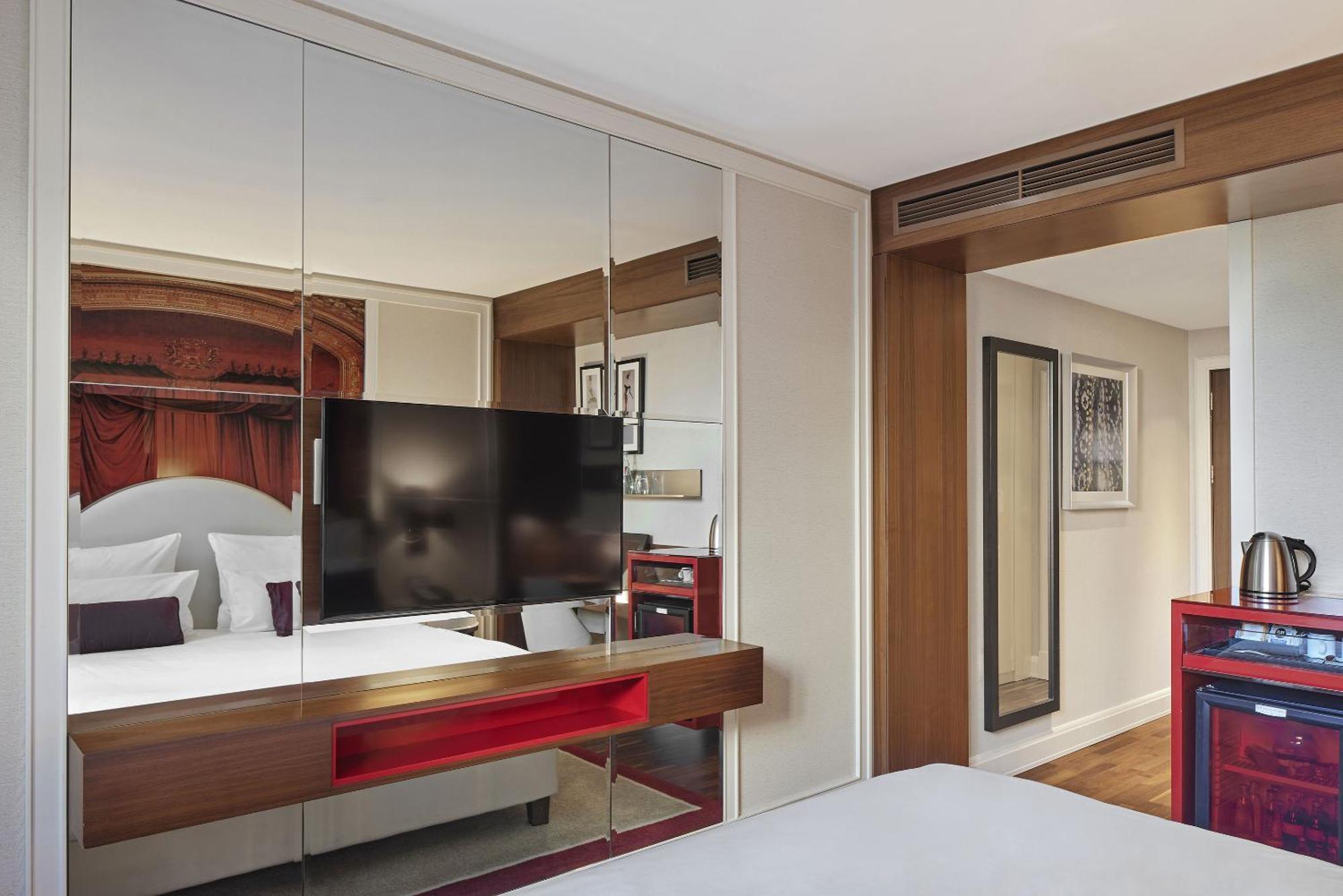 Hotel Titanic Gendarmenmarkt 5*
