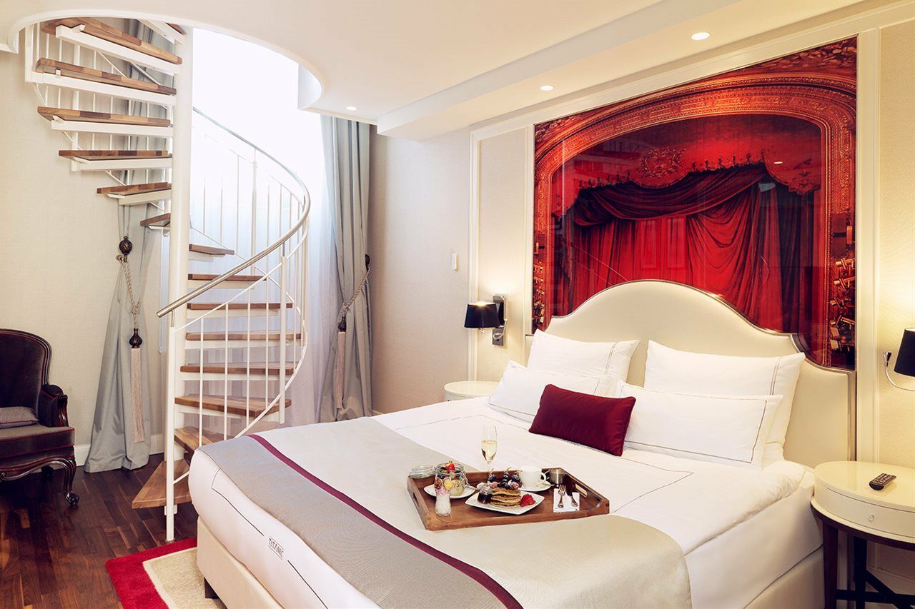Hotel Titanic Gendarmenmarkt 5*